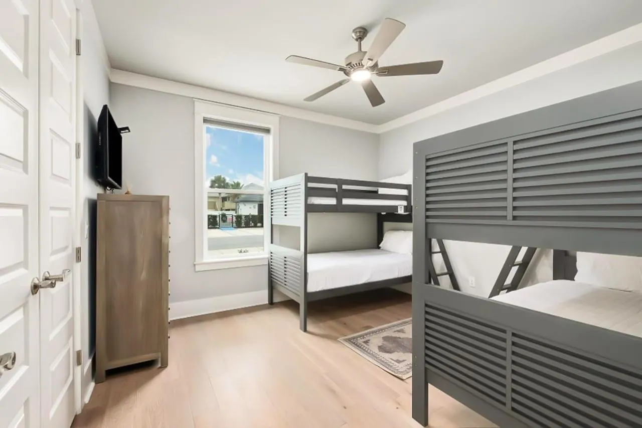 Grand Tran Chateau Destin 0*,